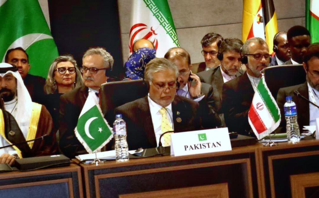 Iran Announces Reopening of Strait of Hormuz, Pakistan Emerges as Key Diplomatic Player